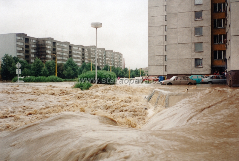1997 (9).jpg - Povodně 1997 - Ratibořská ulice